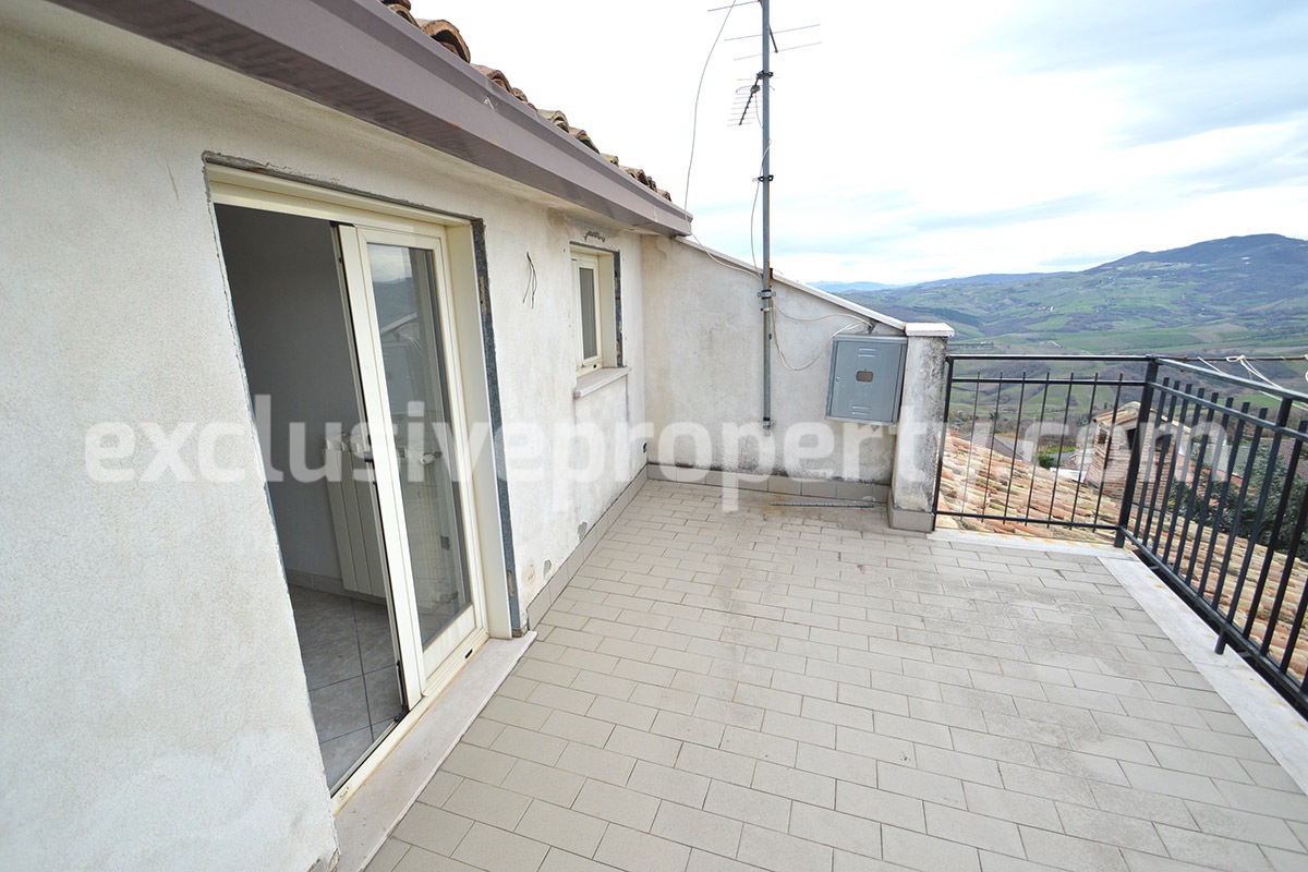 Buy a habitable property with terrace for sale in Italy - Molise 16