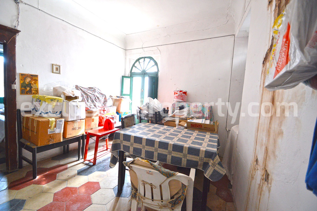 Village house with outdoor space for sale in Abruzzo - Italy 6