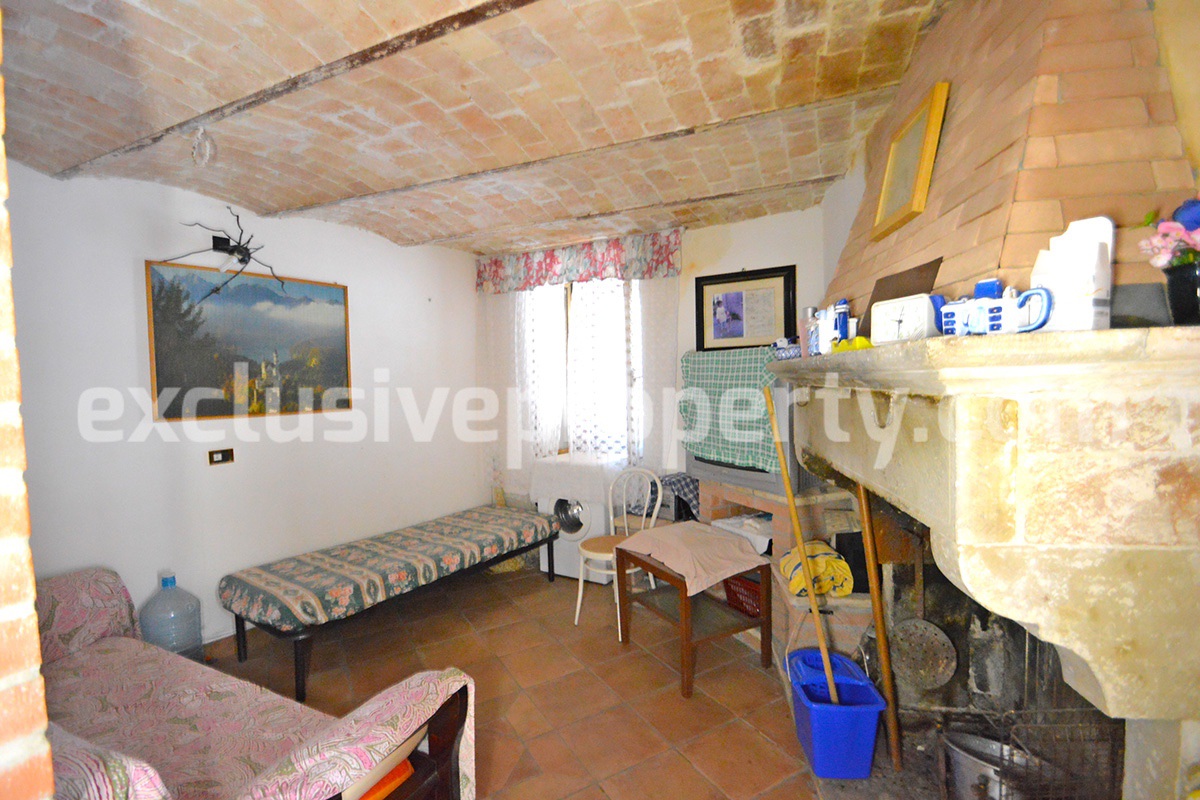 Renovated house in rustic style with panoramic terrace for sale in Italy 3