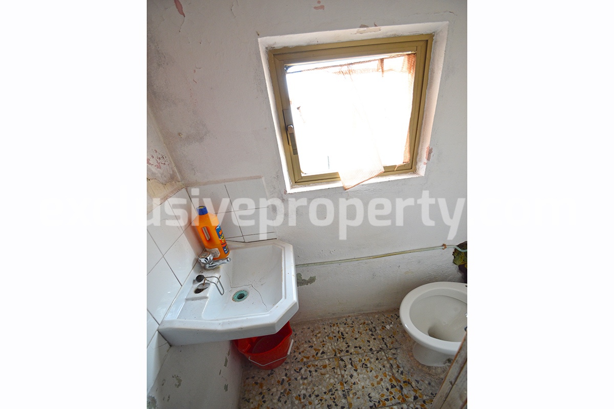Village house with outdoor space for sale in Abruzzo - Italy 10