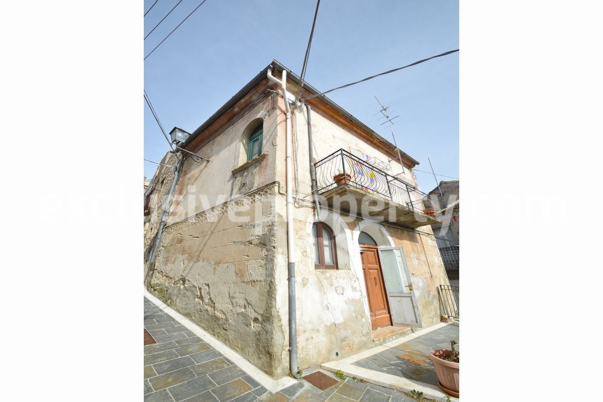 Village house with outdoor space for sale in Abruzzo - Italy 2