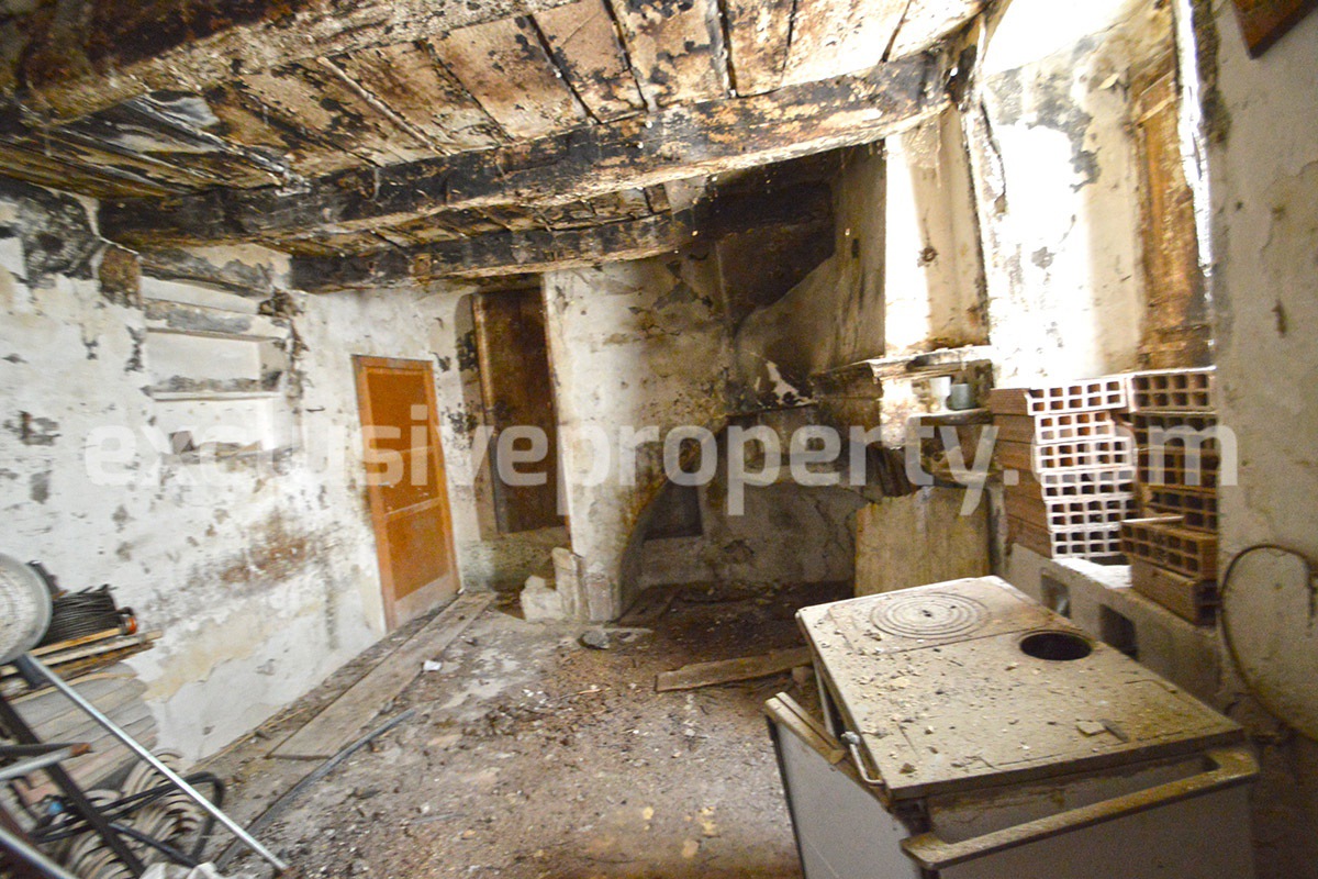 Village house with outdoor space for sale in Abruzzo - Italy 13