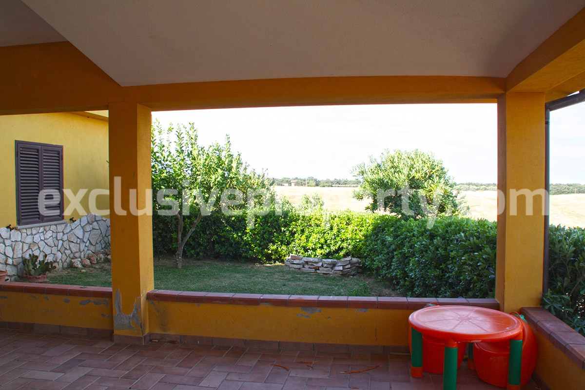 Country house with sea view and land with garage and terrace for sale in Molise 7