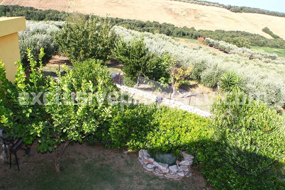 Country house with sea view and land with garage and terrace for sale in Molise 25