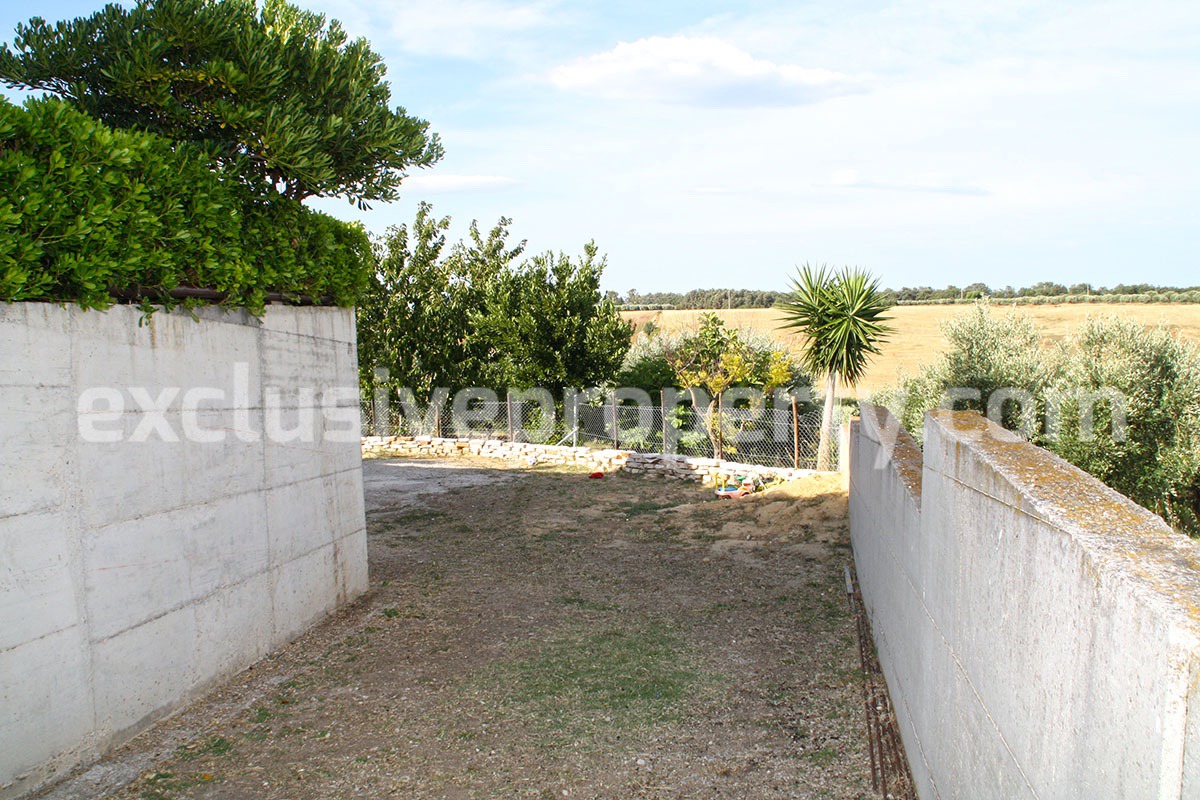 Country house with sea view and land with garage and terrace for sale in Molise 32