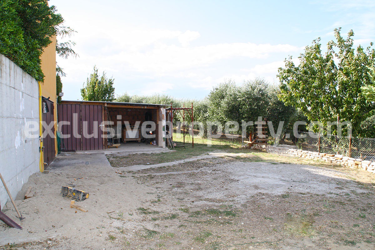 Country house with sea view and land with garage and terrace for sale in Molise 33