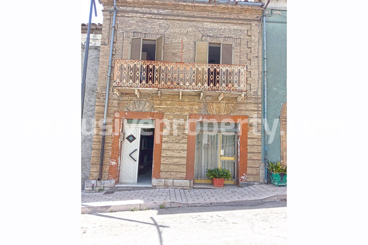 Low priced brick house with landscaped hills and sea for sale in Abruzzo 2