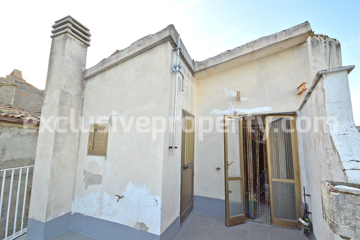 Renovated house in rustic style with panoramic terrace for sale in Italy 14