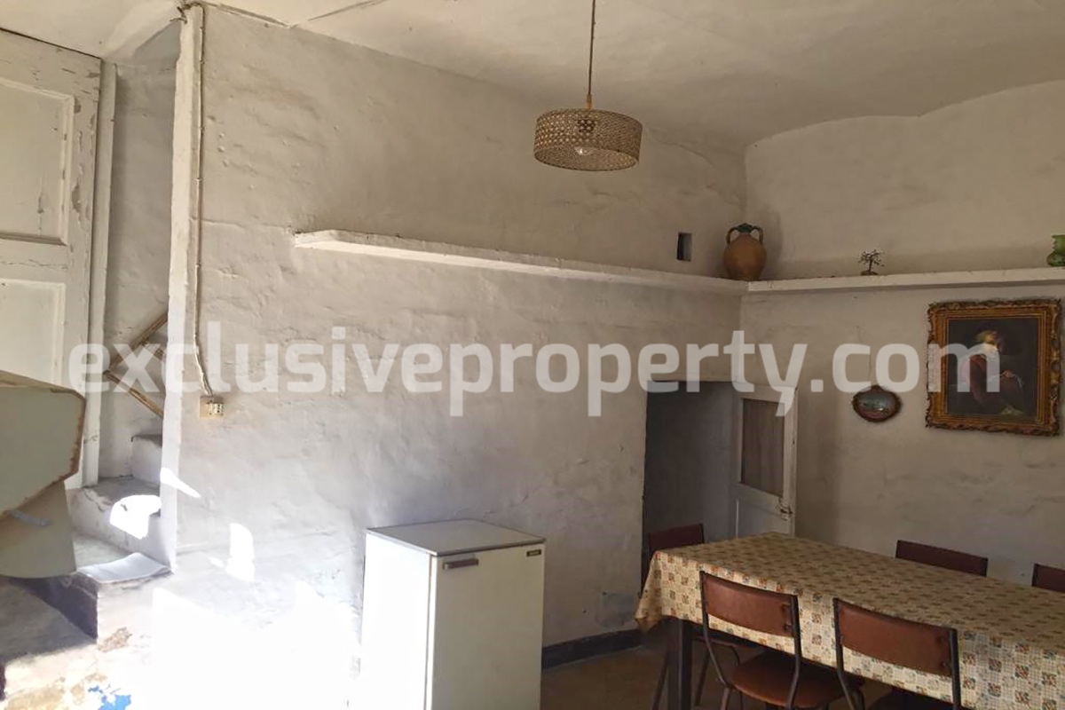 Historic town house for sale in Cupello just 5 km from the beaches of Vasto Marina 5