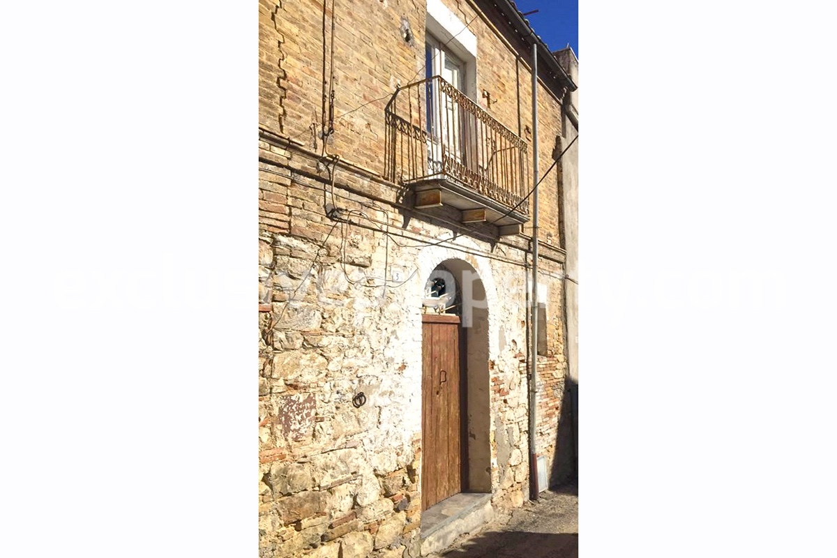 Historic town house for sale in Cupello just 5 km from the beaches of Vasto Marina