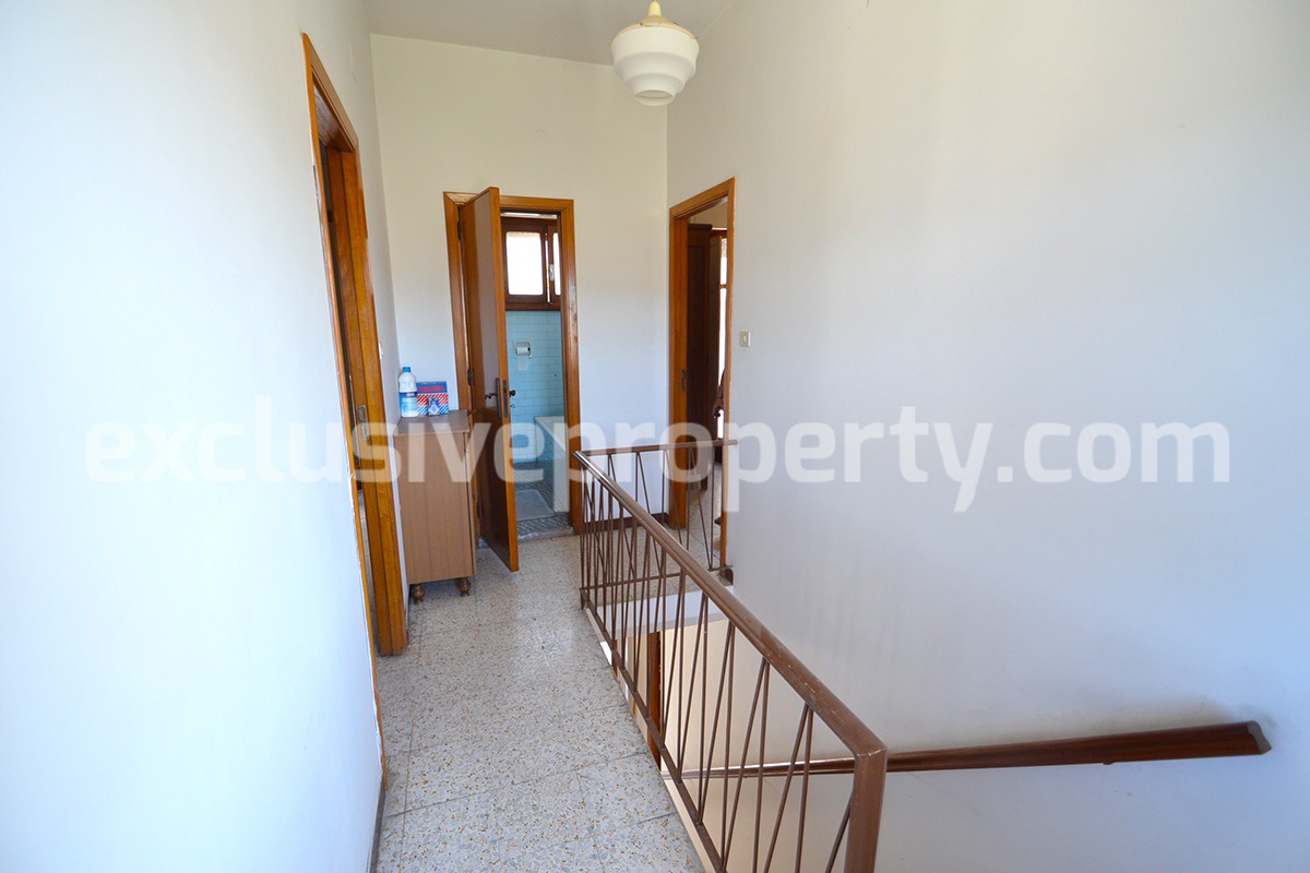 House with garden for sale in Molise a town with all services 30 min by car from the coast 14