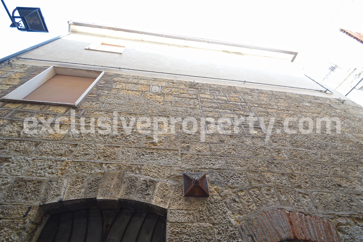 Stone town house with terrace for sale in San Felice del Molise - Italy 24