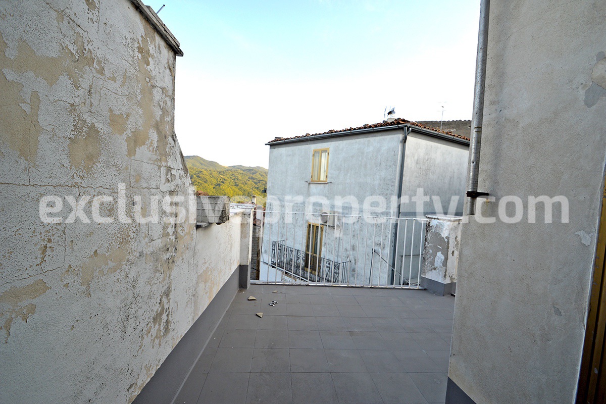 Renovated house in rustic style with panoramic terrace for sale in Italy 17