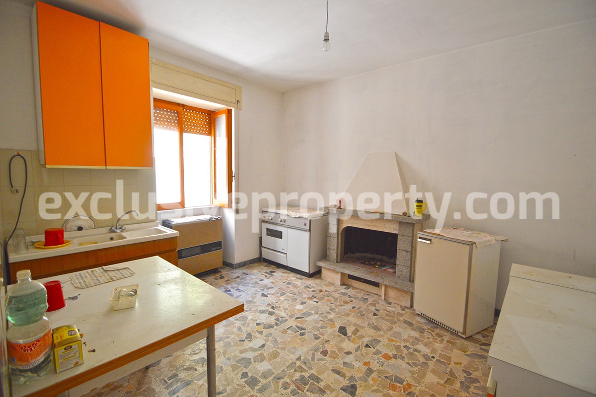 Stone town house with terrace for sale in San Felice del Molise - Italy 4
