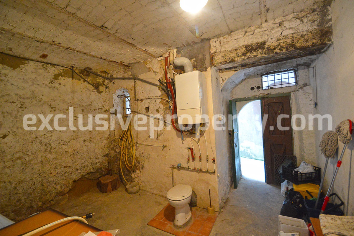 Large historic building with two terraces for sale in Molise - Italy 50