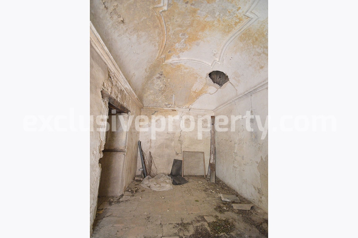 Large historic building with two terraces for sale in Molise - Italy 62