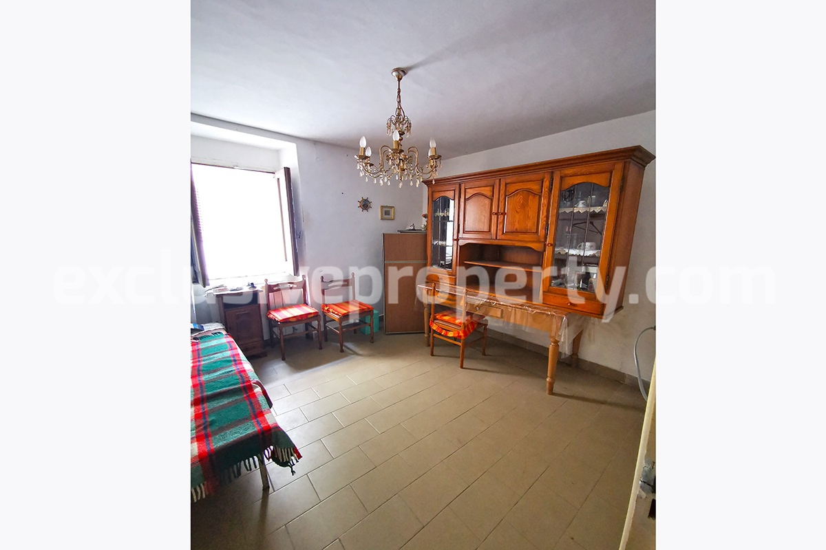 Property with cellar and fenced room with outdoor space for sale in Molise 8