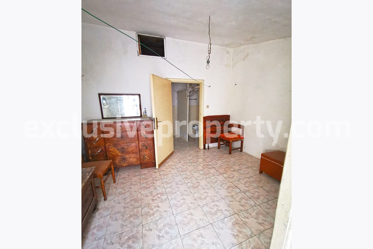 Property with cellar and fenced room with outdoor space for sale in Molise