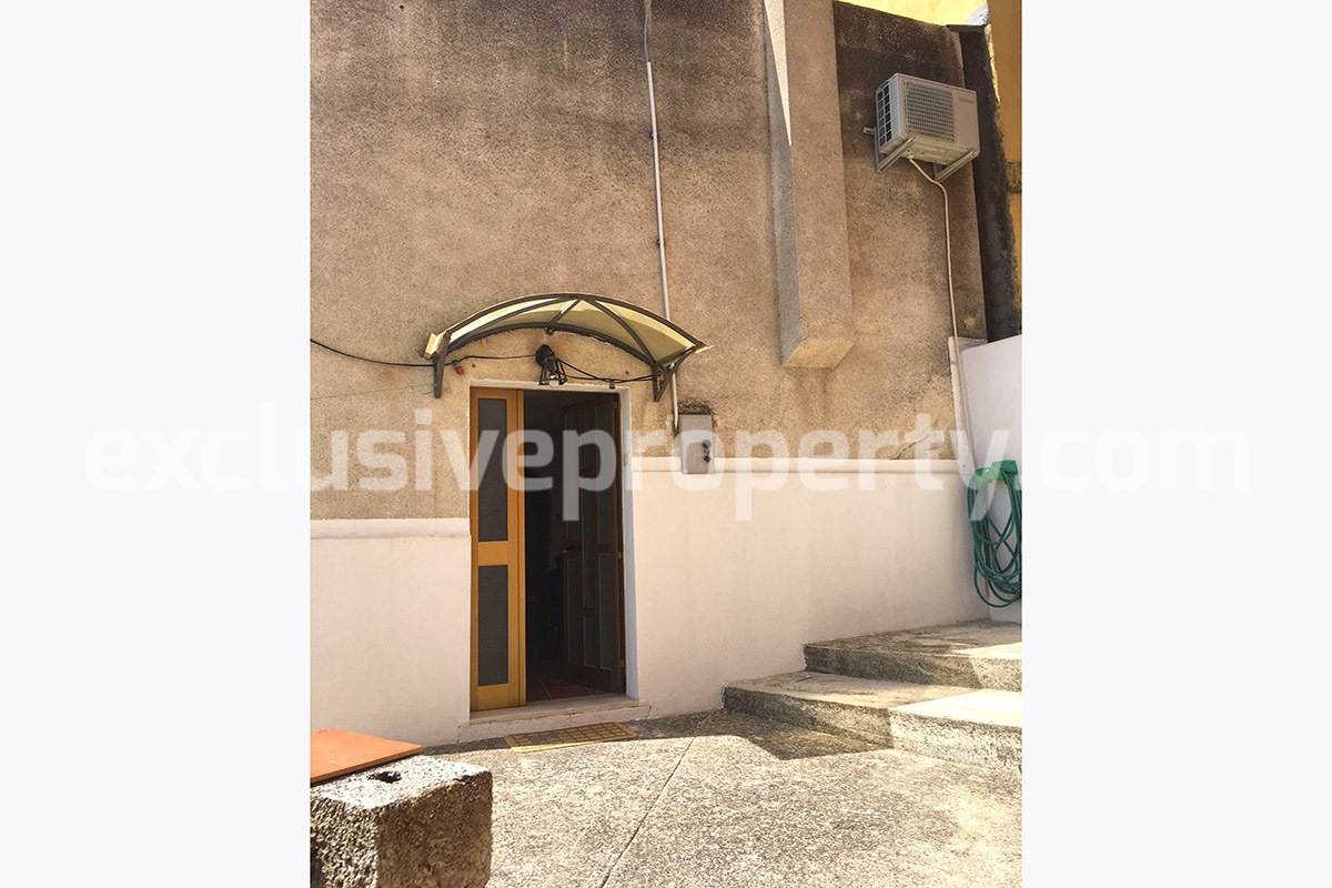 House with outdoor space for sale in the tranquility in Abruzzo - Italy