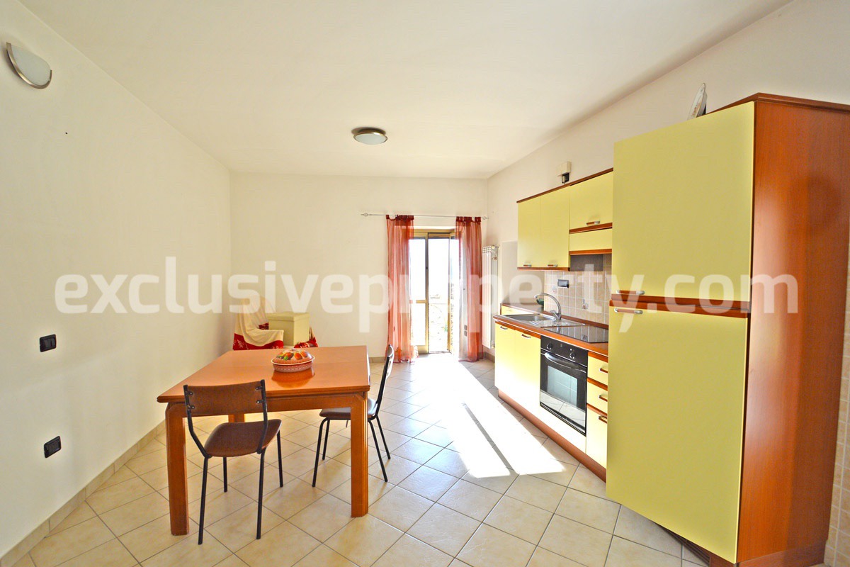 House in excellent condition with a view of the hills for sale in Italy