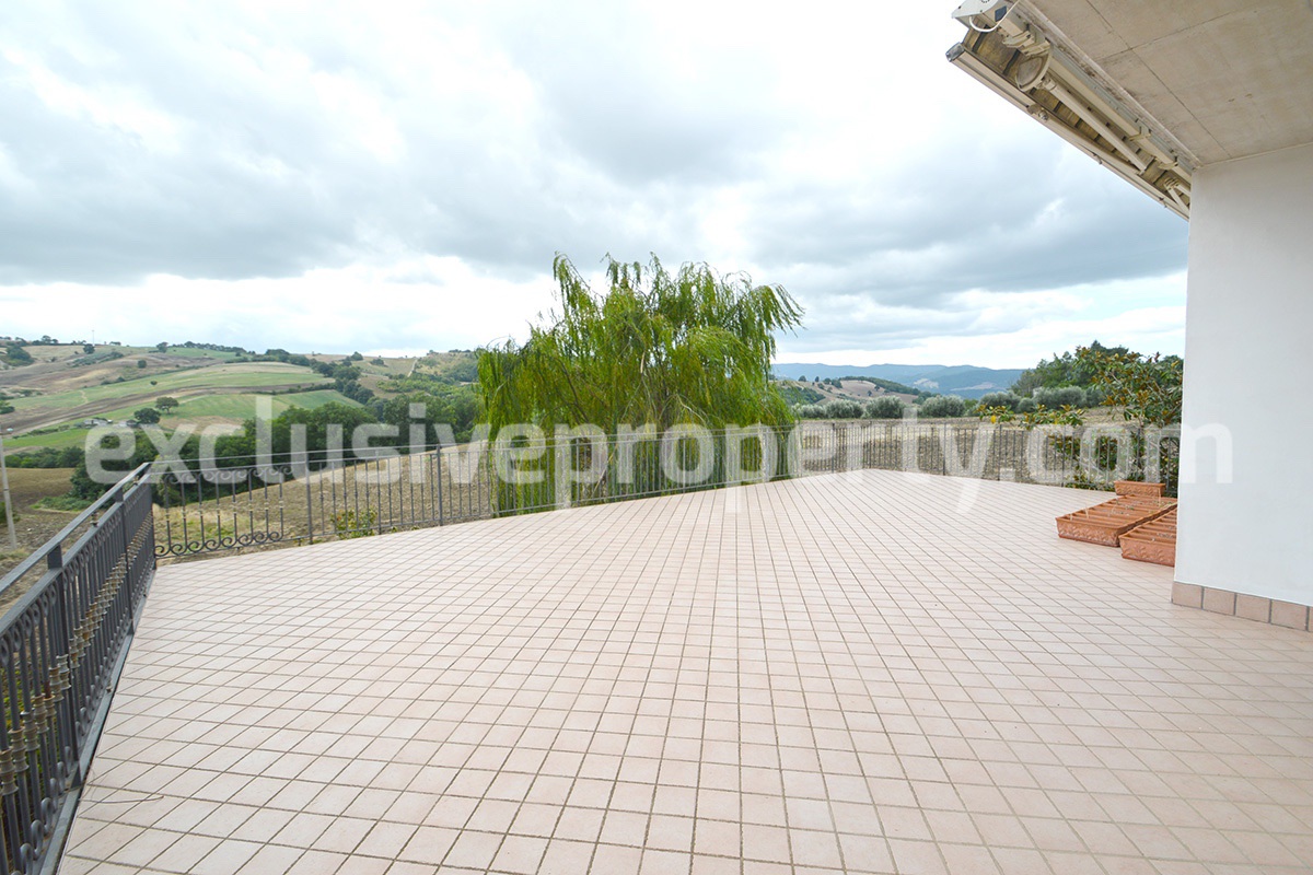 Villa with garden and terraces with sea view for sale in Molise - Italy