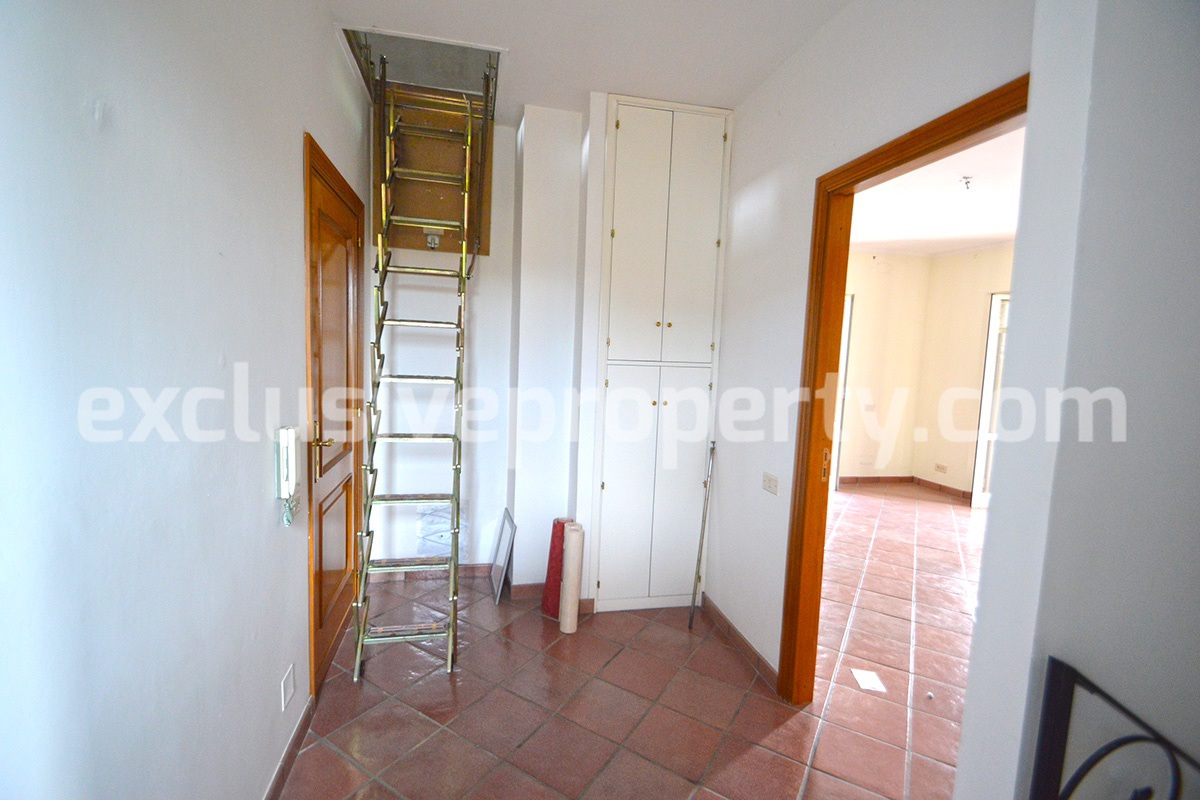 Villa with garden and terraces with sea view for sale in Molise - Italy 29
