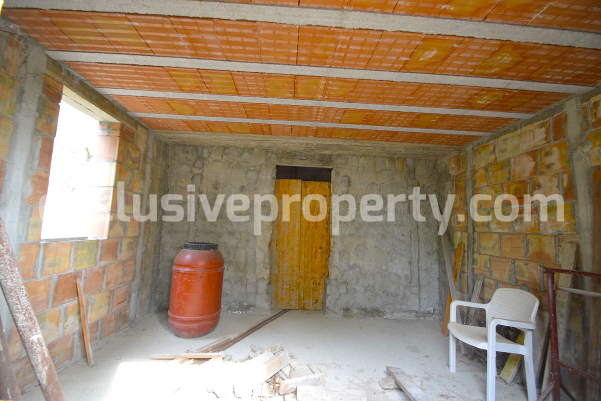 Country house to be completed for sale on the Abruzzo hills - Italy 17