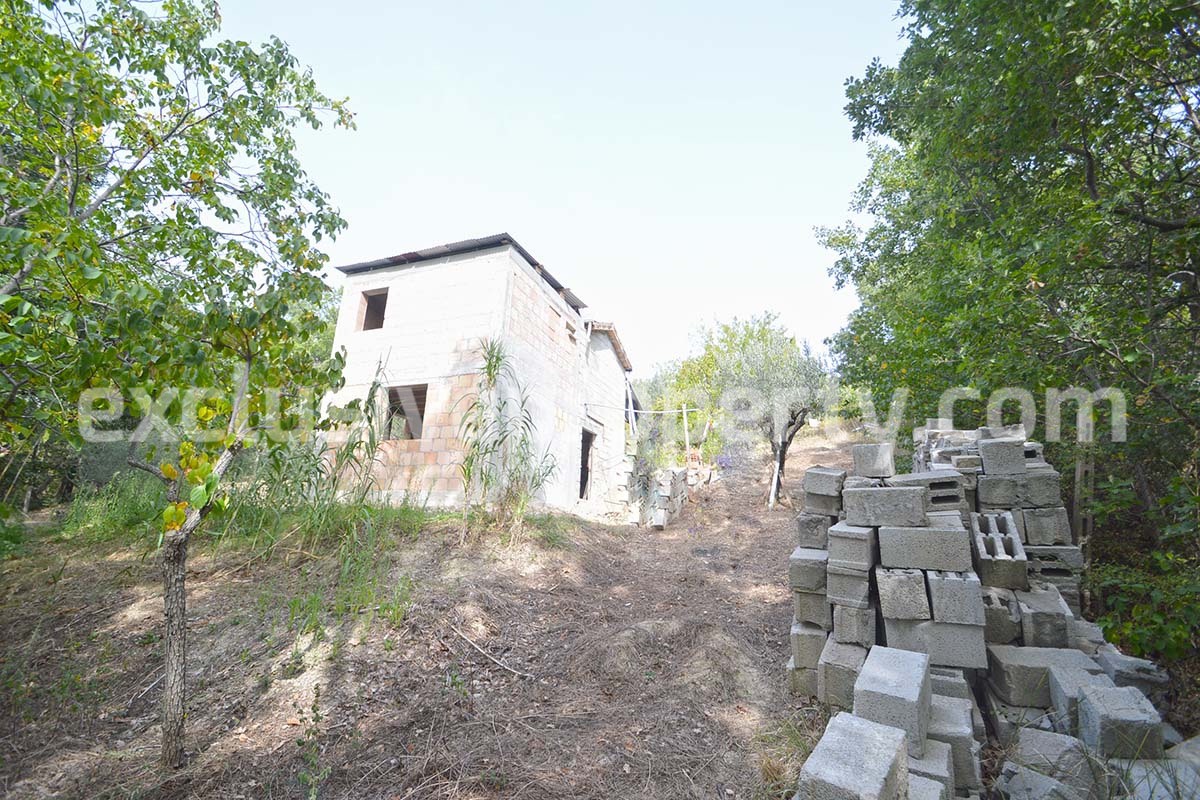 Country house to be completed for sale on the Abruzzo hills - Italy