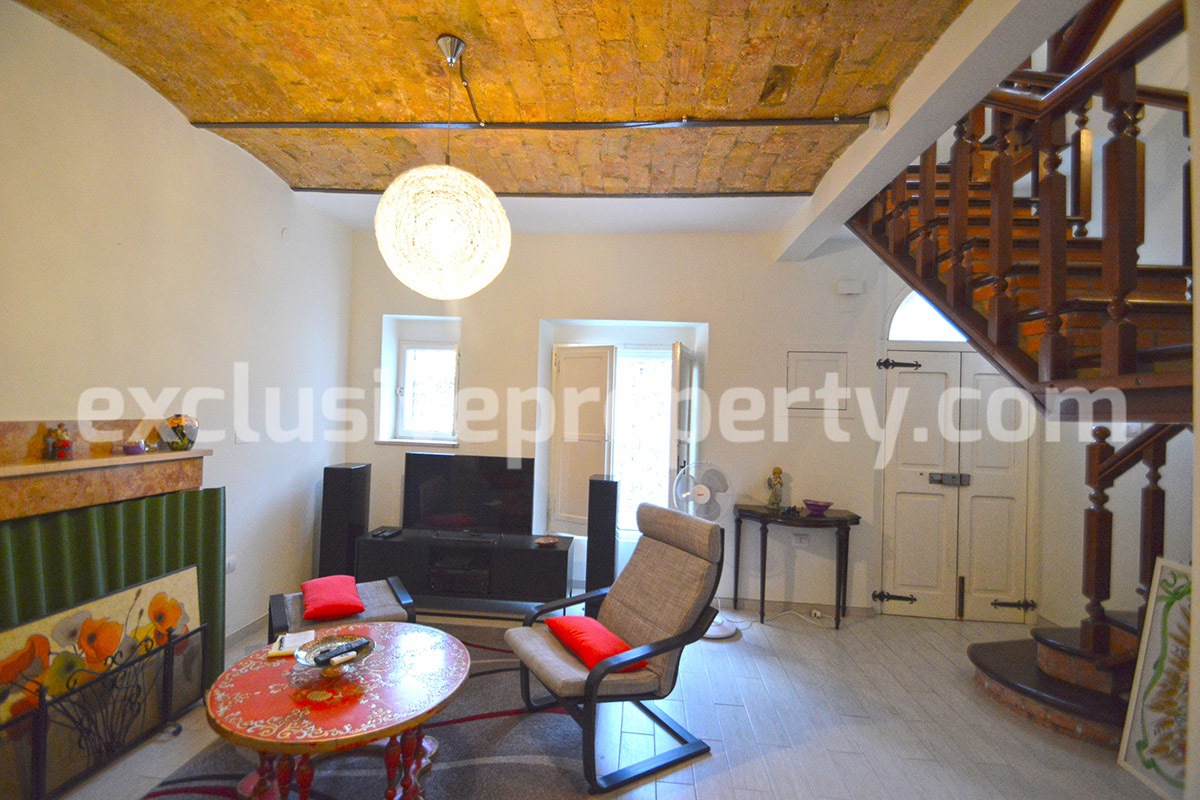 Beautifully restored traditional town house with terrace for sale in Casalbordino 2