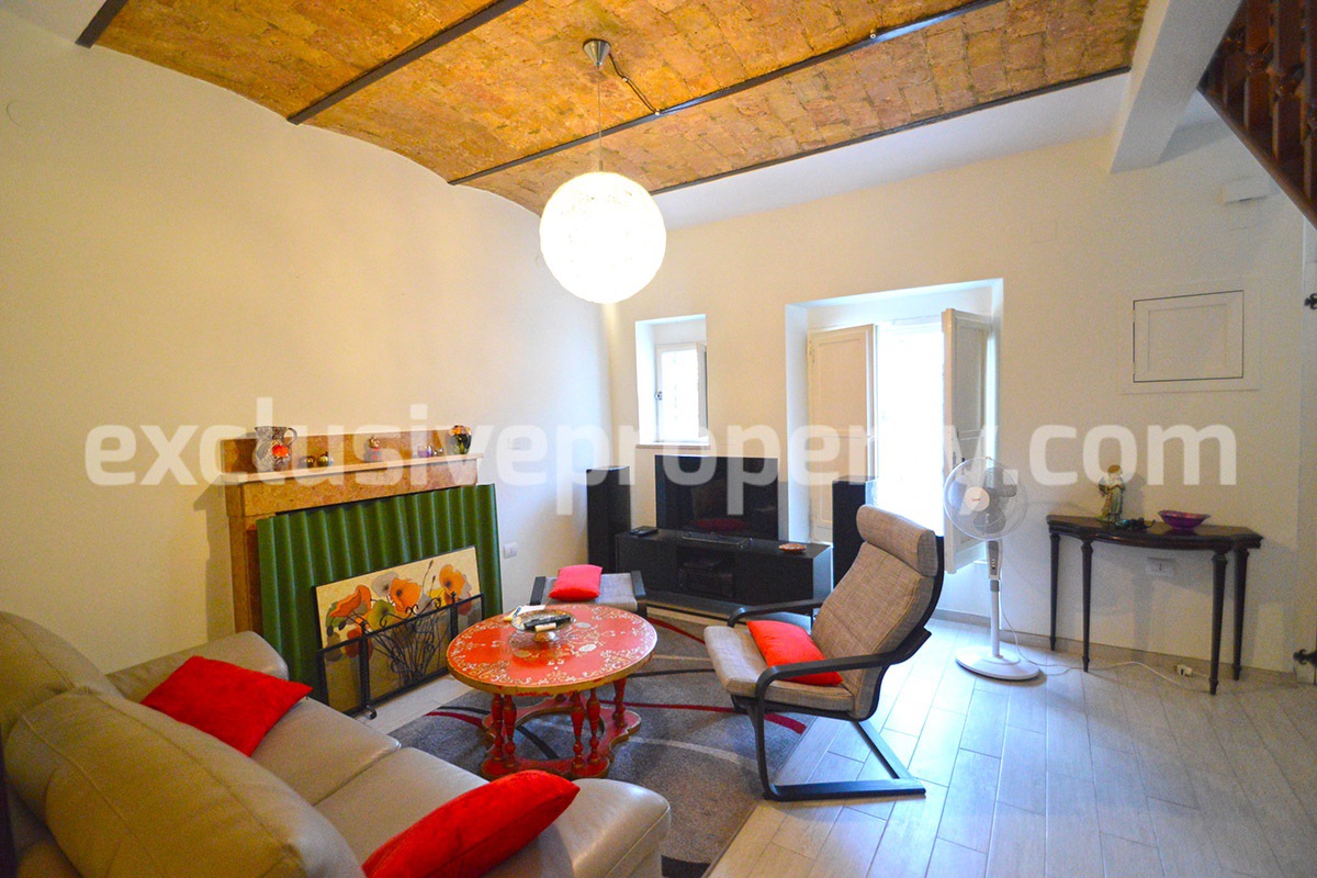 Beautifully restored traditional town house with terrace for sale in Casalbordino 1