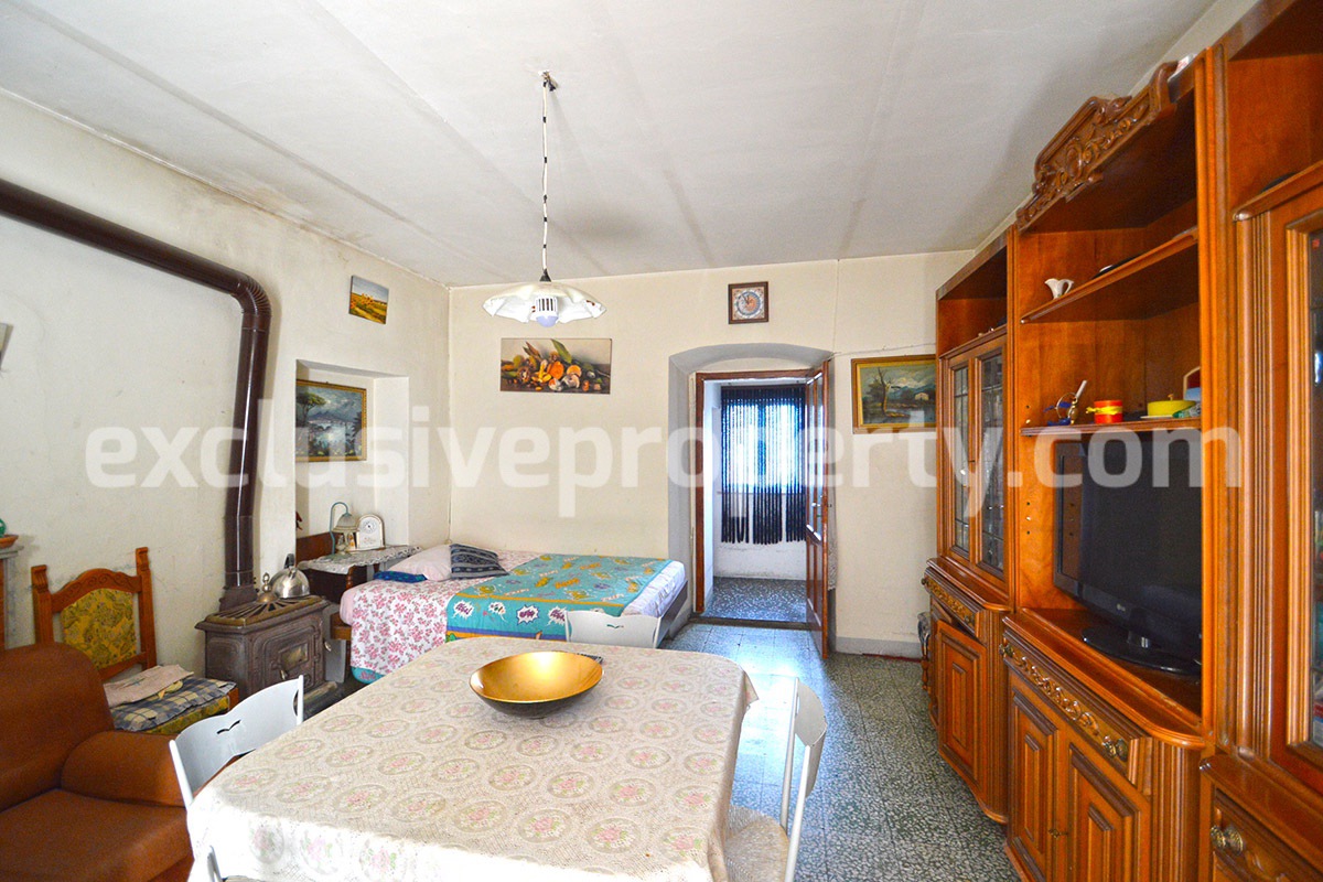 House with garden and balconies panoramic view for sale in Abruzzo 4