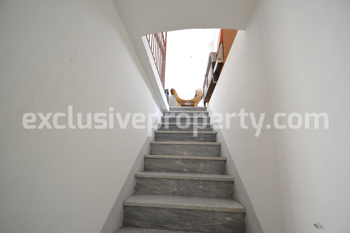 House with garden and balconies panoramic view for sale in Abruzzo 19