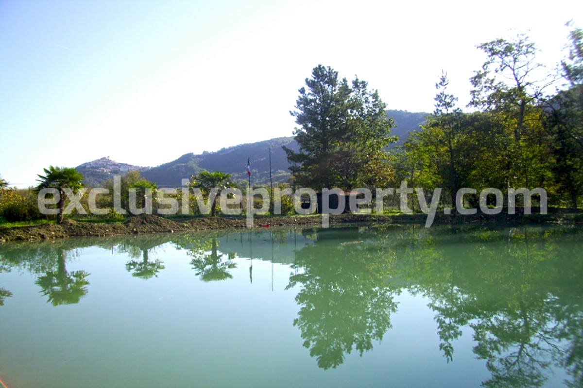Farmhouse with land and lake for sale in Abruzzo - Italy 11