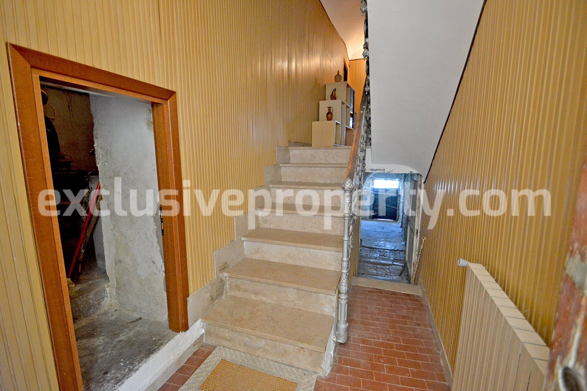 Town House with terrace and garden for sale in Italy