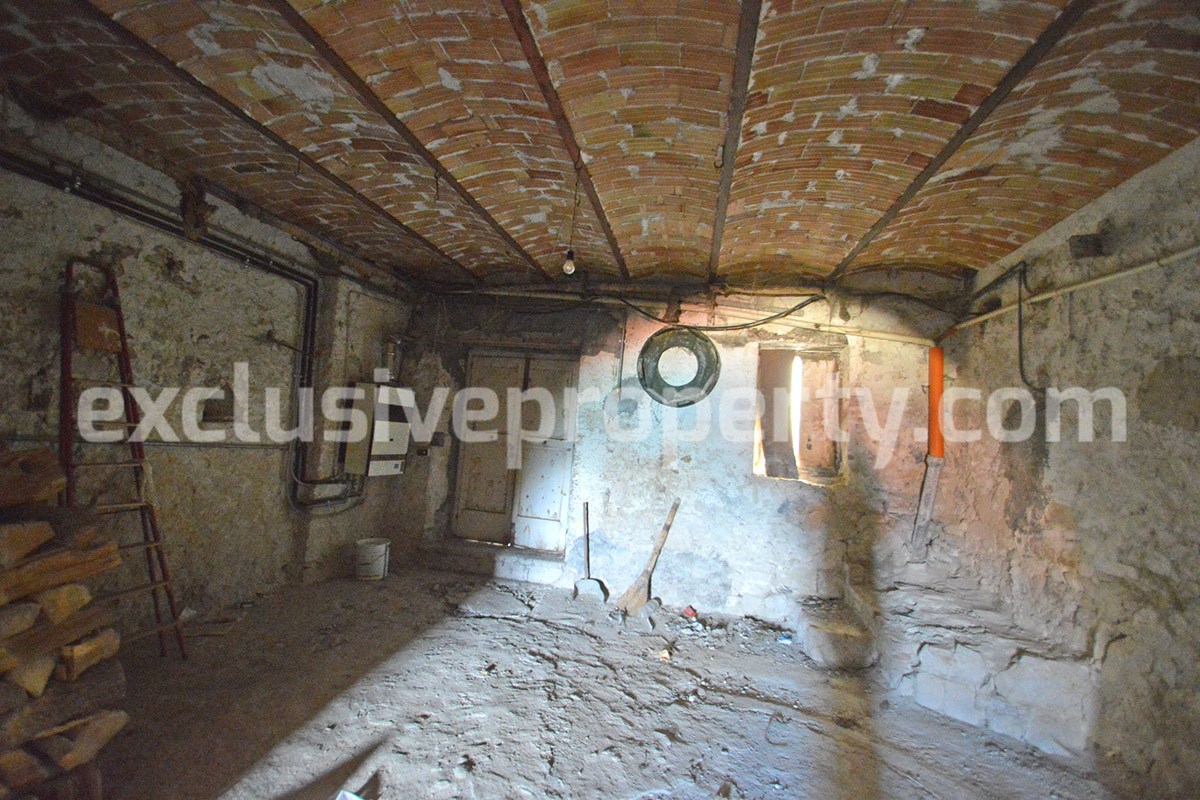 Town House with terrace and garden for sale in Italy 10