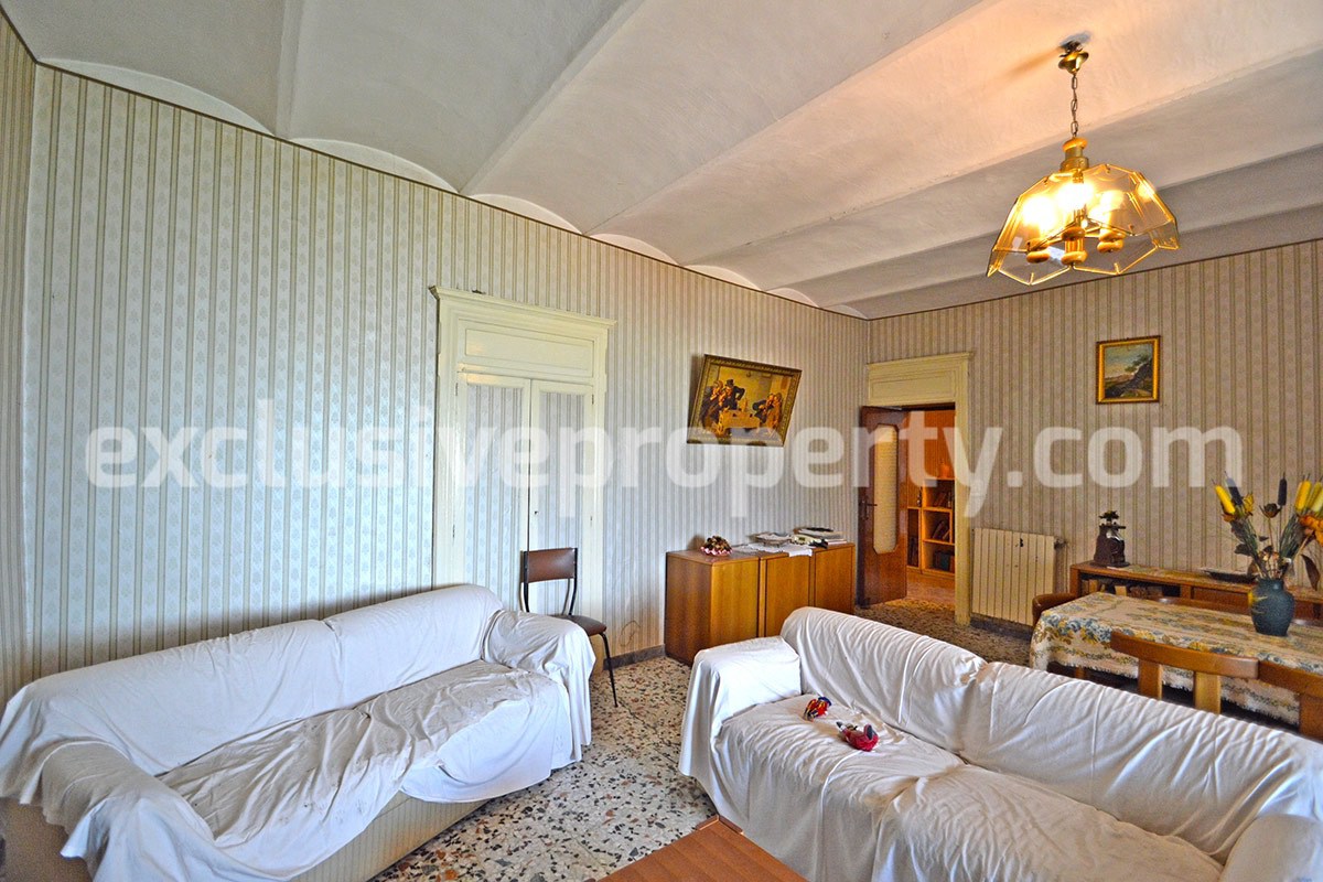 Town House with terrace and garden for sale in Italy 20