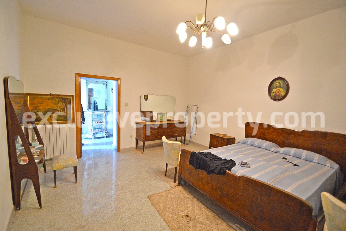 Town House with terrace and garden for sale in Italy 27