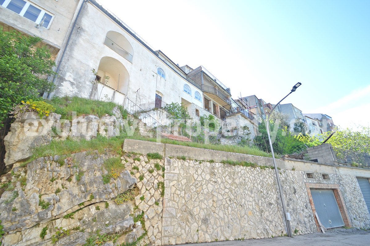 Town House with terrace and garden for sale in Italy 35