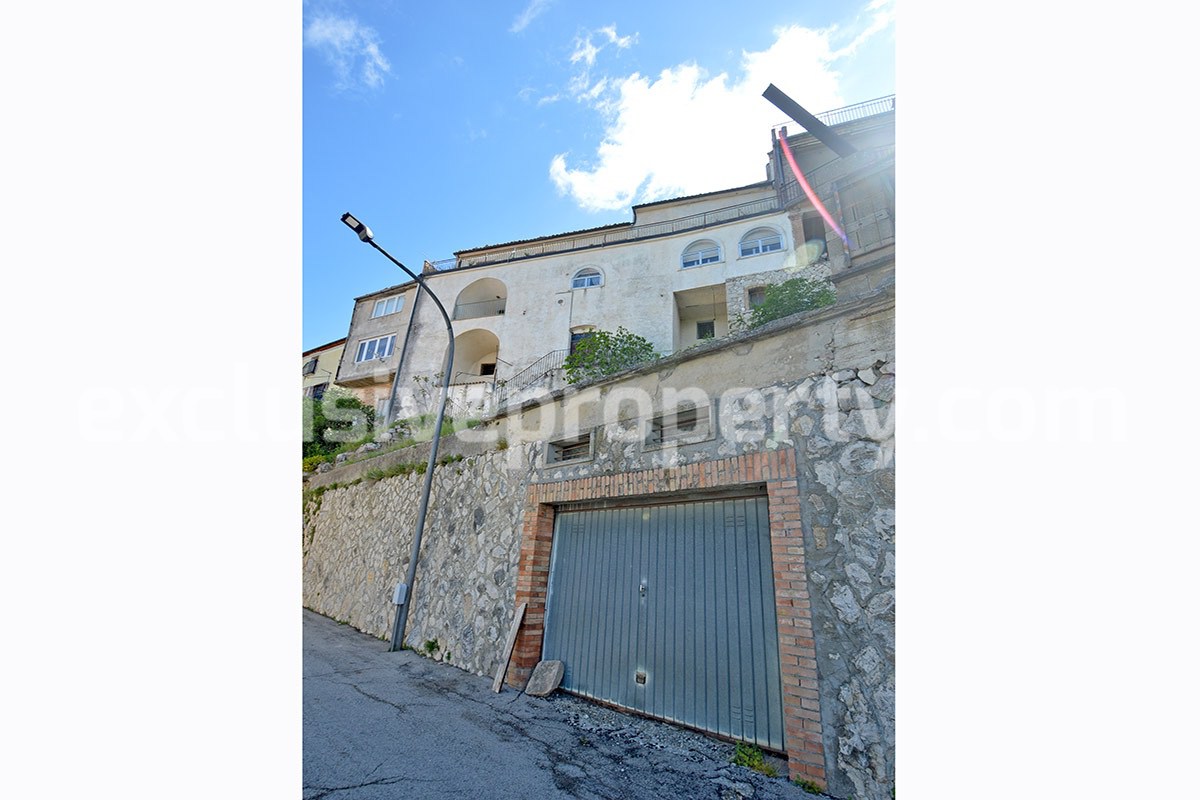 Town House with terrace and garden for sale in Italy 37