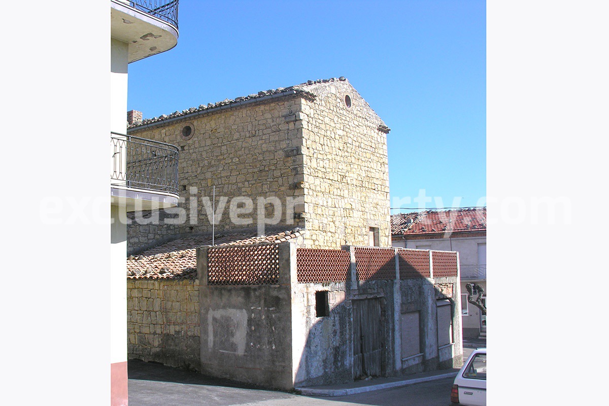 Historic palace from the 800th century for sale in Abruzzo