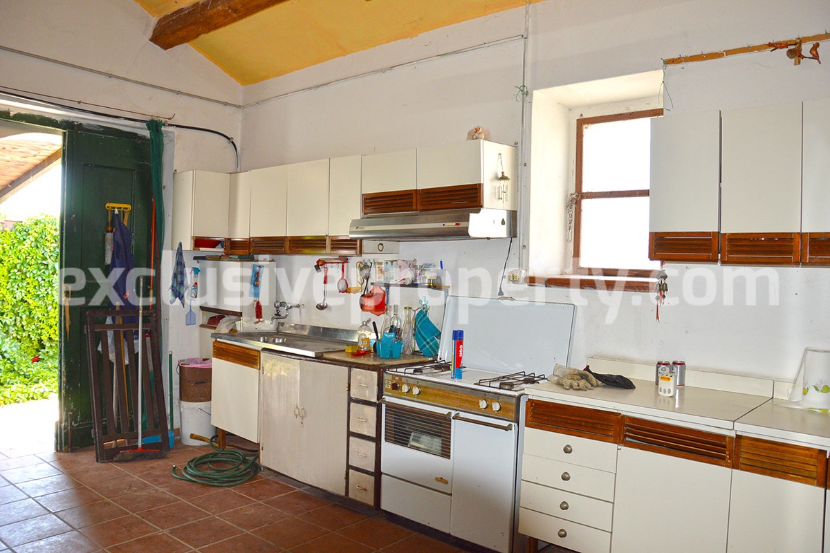 Country house with land and fruit trees for sale near the sea in Abruzzo