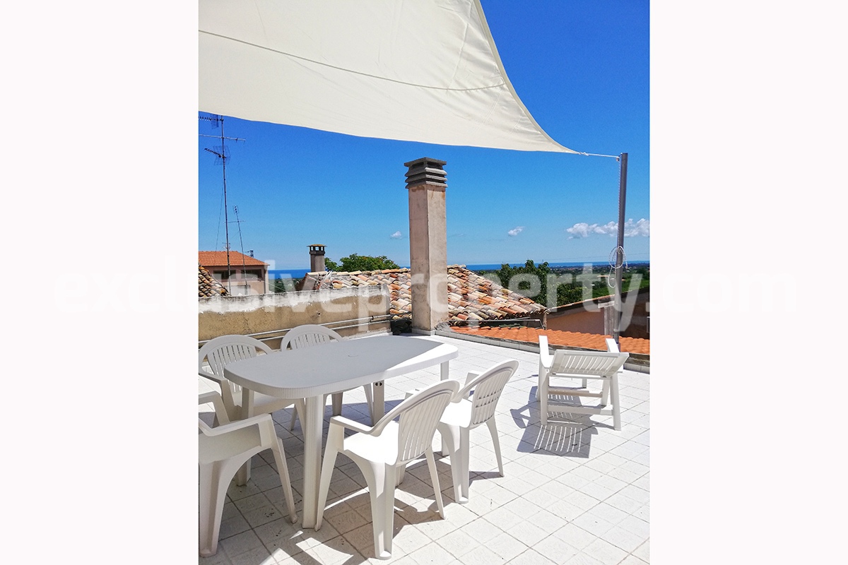 House with terrace near the sea for sale in Abruzzo - Italy