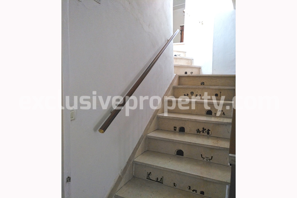 House with terrace near the sea for sale in Abruzzo - Italy 18