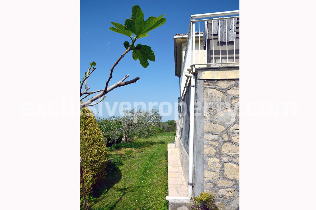 Stone house with views of the hills and mountains for sale in Pescara 6