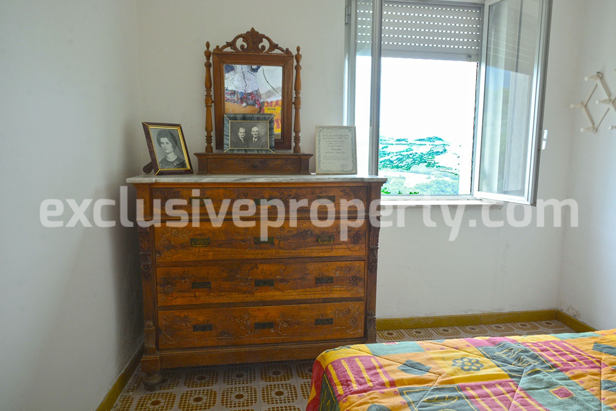 Stone house with views of the hills and mountains for sale in Pescara 12