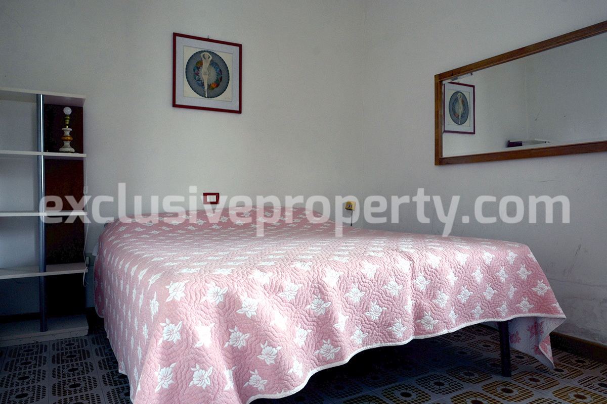 Stone house with views of the hills and mountains for sale in Pescara 15