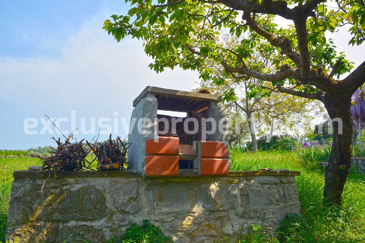Stone house with views of the hills and mountains for sale in Pescara 24
