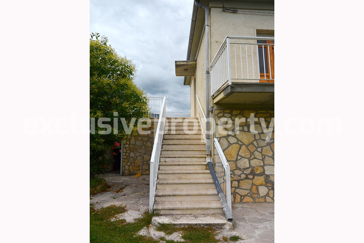 Stone house with views of the hills and mountains for sale in Pescara 7