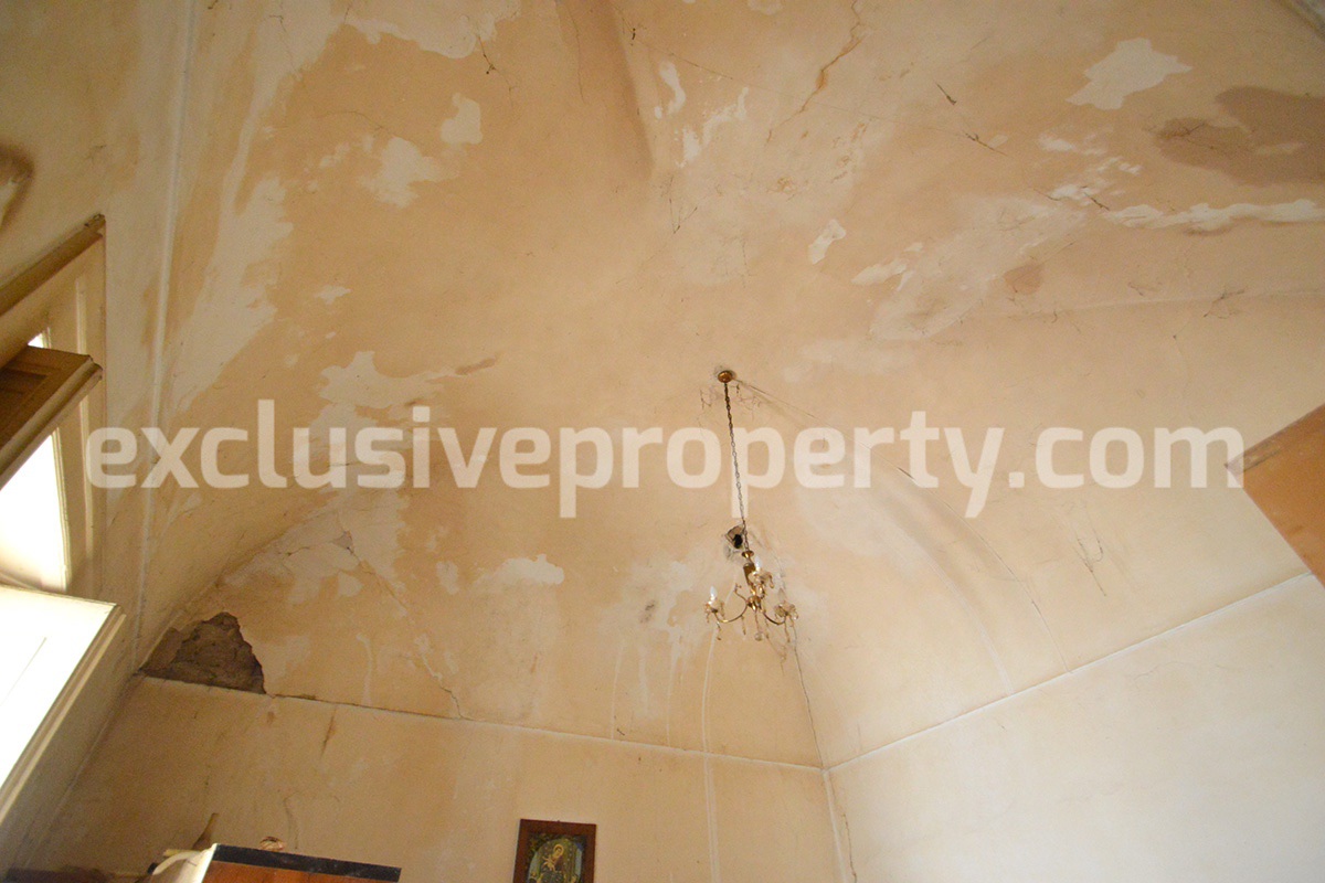 Spacious and characteristic house for sale in Molise - Italy 14