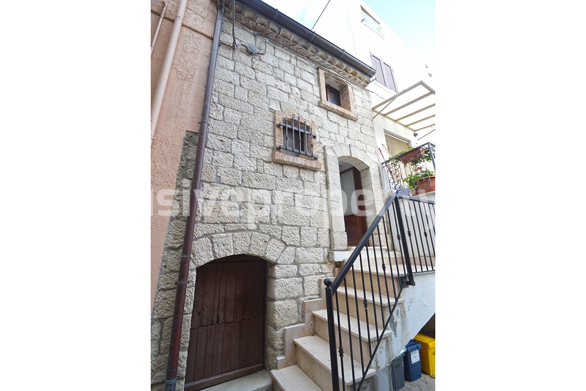 Habitable town house with wooden roof with exposed beams for sale in Molise 10